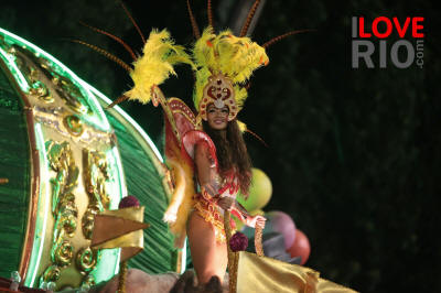 世界中の有名な世界は、リオのカーニバルは本当に野生と壮大な5日間の祭典です。